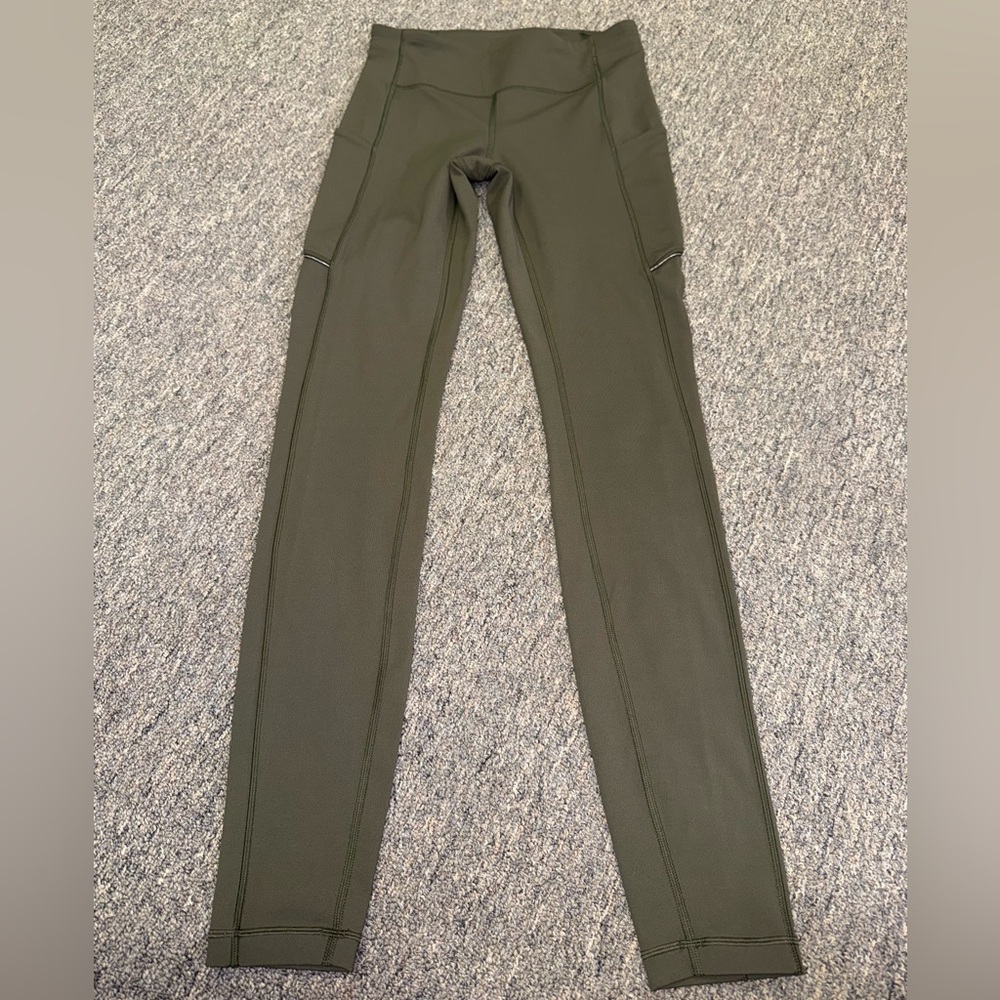 lululemon (4) Green Leggings with Slip Pockets and Back Zipped Pocket - Picture 2 of 6